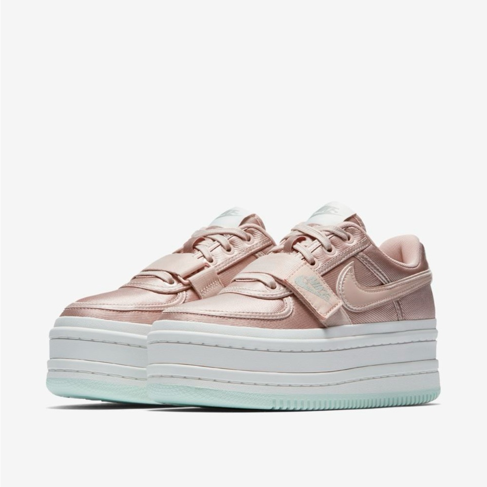 Nike Vandal 2K  platform sneakers size 8.5 pink and white EUC
